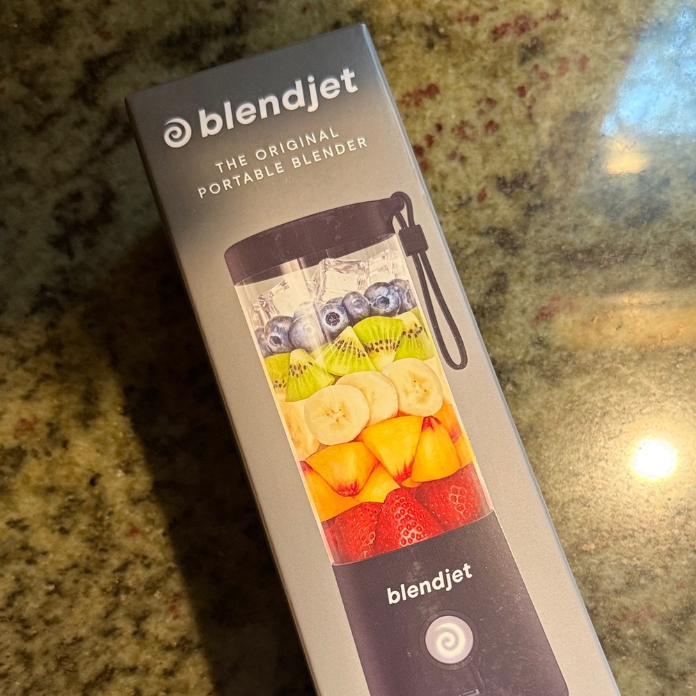 BlendJet The Original Portable Blender - 16 oz - Black - Picture 2 of 8